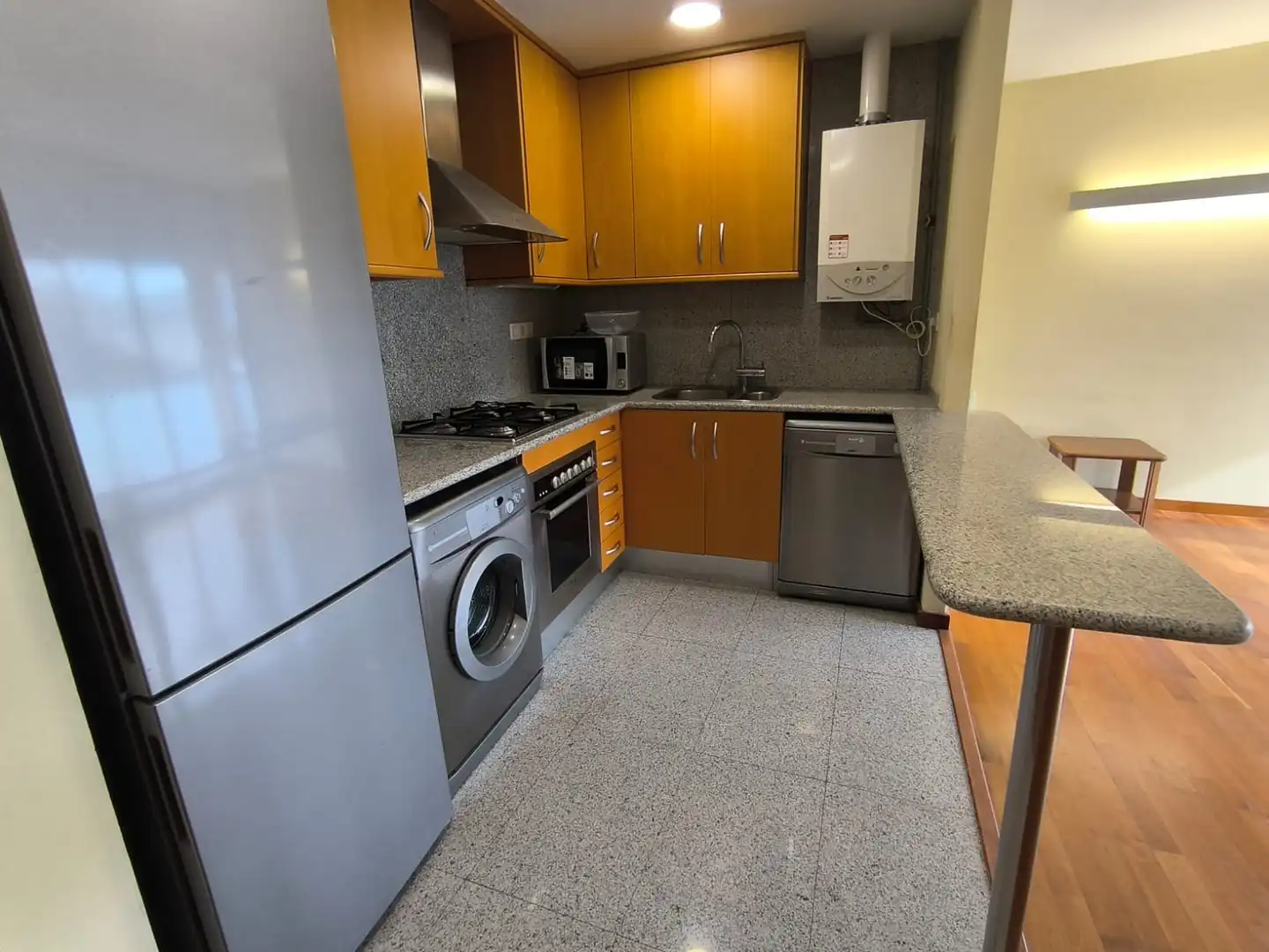 Küche von Wohnung zum Verkauf in L'Hospitalet de Llobregat mit Klimaanlage, Heizung und Parkett