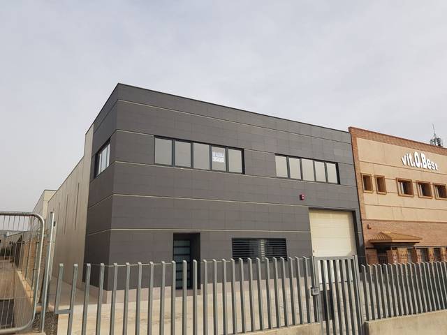 Local comercial en Alquiler en Calle Dobladoras, 23 en Campo Alto - Club de Campo