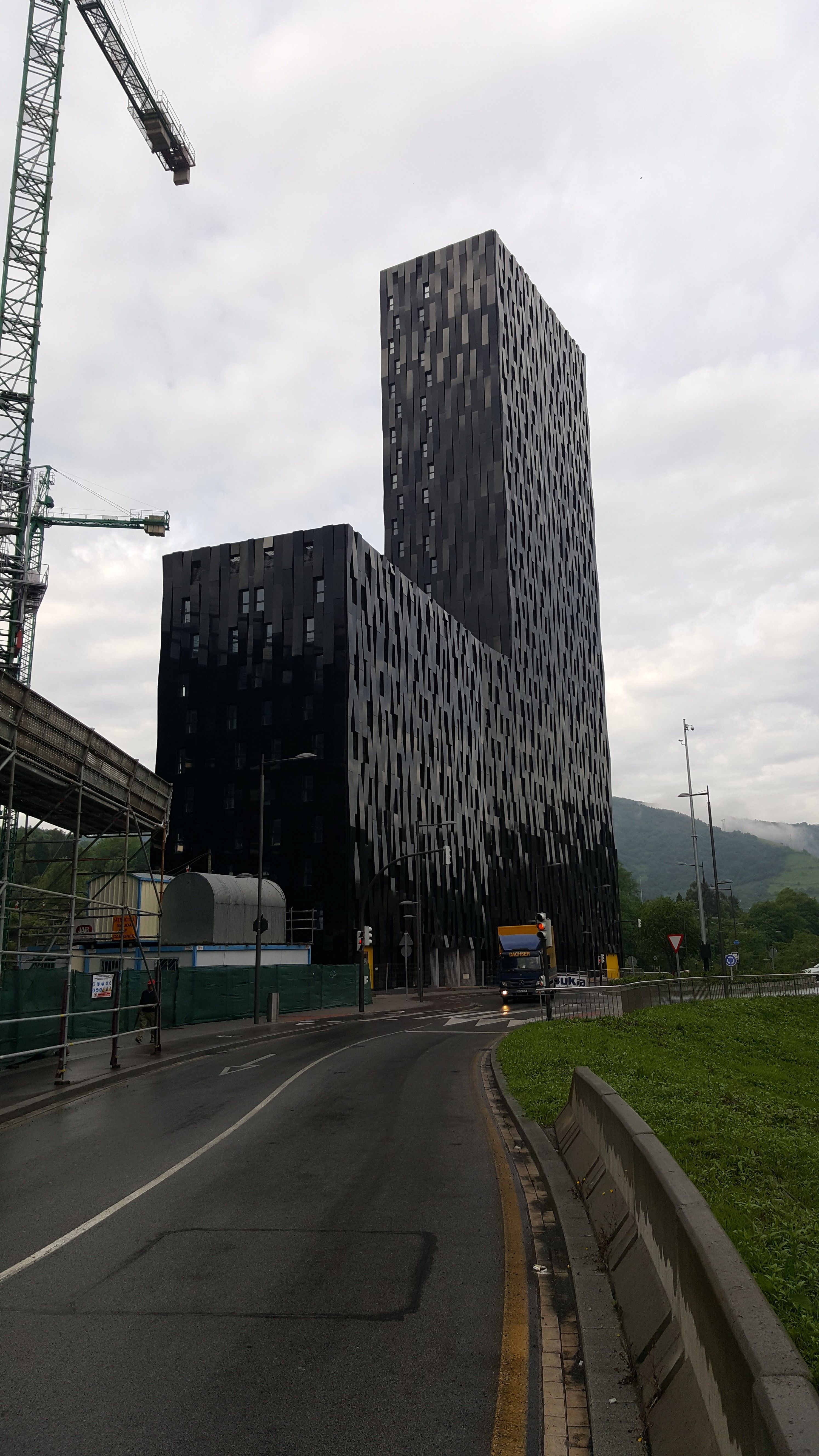 Vista exterior de Garatge en venda en Bilbao 
