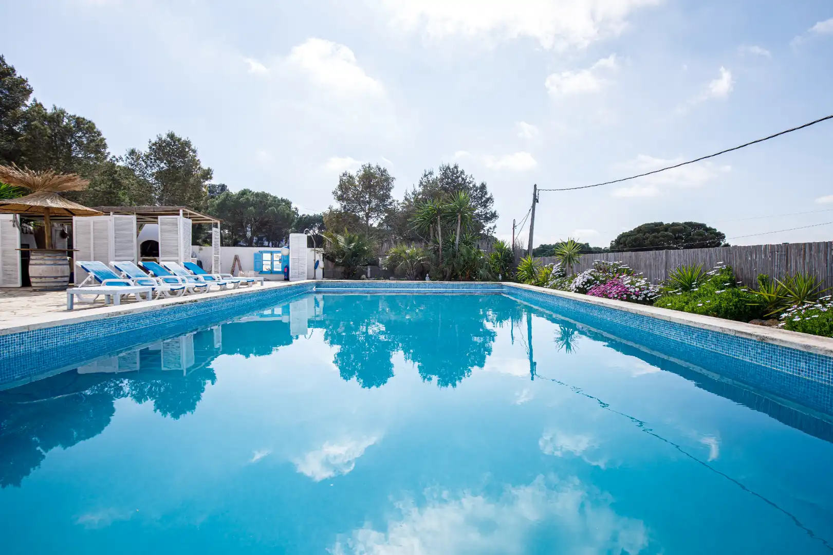 Piscina de Casa o xalet en venda en L'Escala amb Aire condicionat, Jardí privat i Terrassa