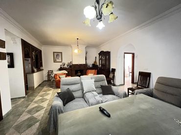 Casa amb balcó en venda a Alameda
