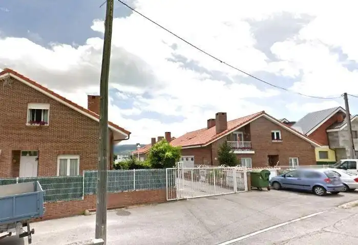 Vista exterior de Piso en venta en Santa María de Cayón
