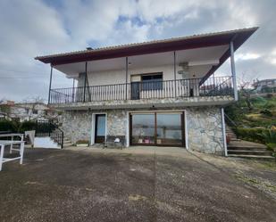 Vista exterior de Casa o xalet en venda en Vigo  amb Balcó