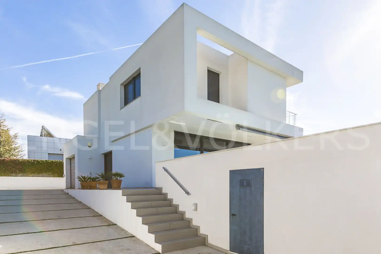 Vista exterior de Casa o chalet en venta en Vilanova i la Geltrú con Aire acondicionado, Calefacción y Jardín privado