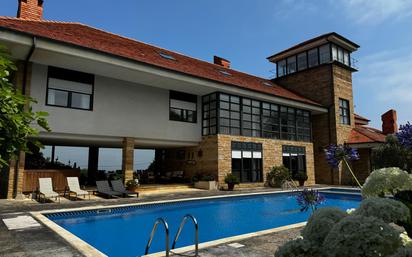 Piscina de Casa o xalet en venda en Comillas (Cantabria) amb Calefacció, Jardí privat i Terrassa