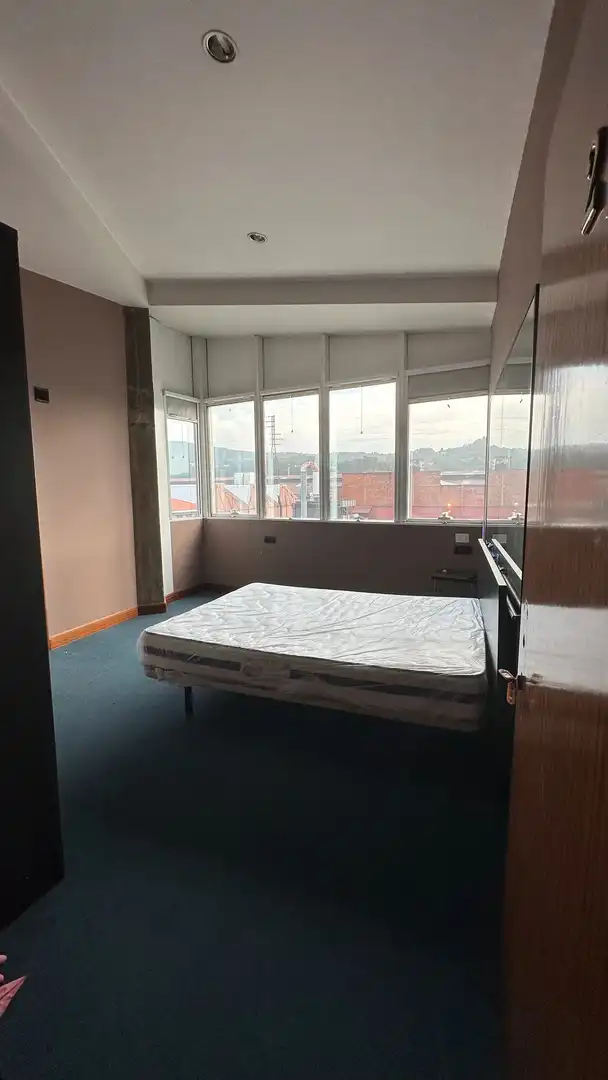 Habitación de Edificio en venta en Loiu