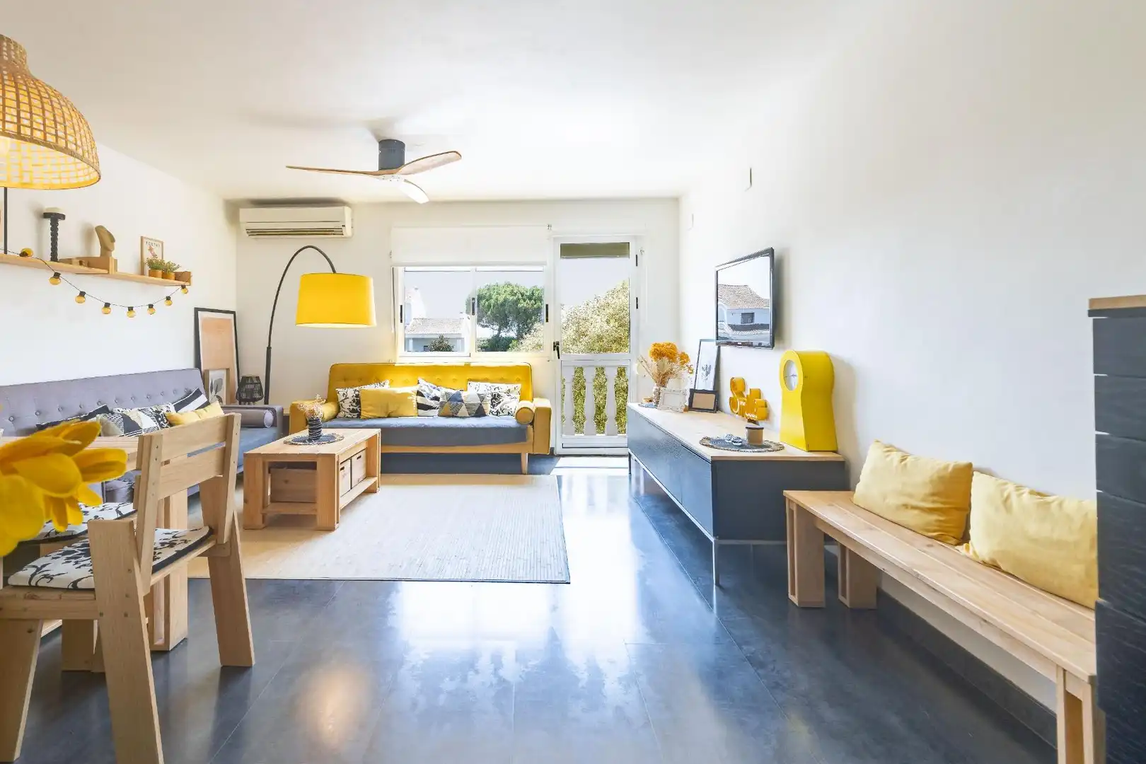 Sala de estar de Casa adosada en venta en Benimuslem con Aire acondicionado, Calefacción y Parquet