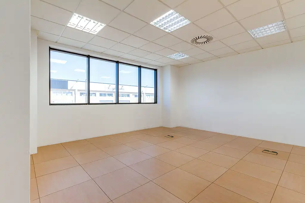 Business premises for sale in Av Vía Láctea, imagen 25