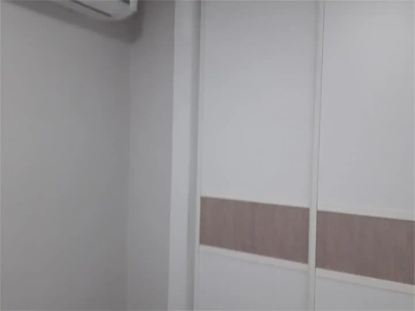 Dormitori de Àtic de lloguer en  Granada Capital amb Aire condicionat i Balcó