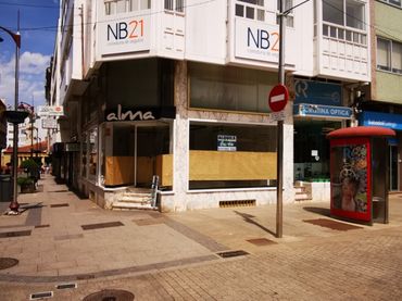 Local comercial de lloguer a Carballo