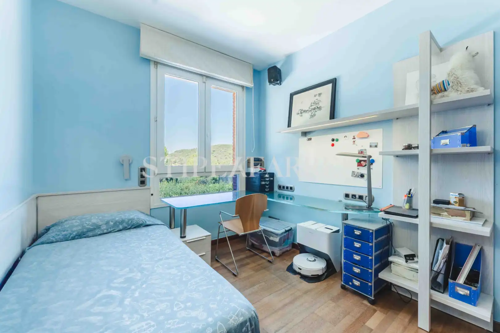 Schlafzimmer von Haus oder Chalet zum Verkauf in Barcelona mit Klimaanlage, Heizung und Privatgarten