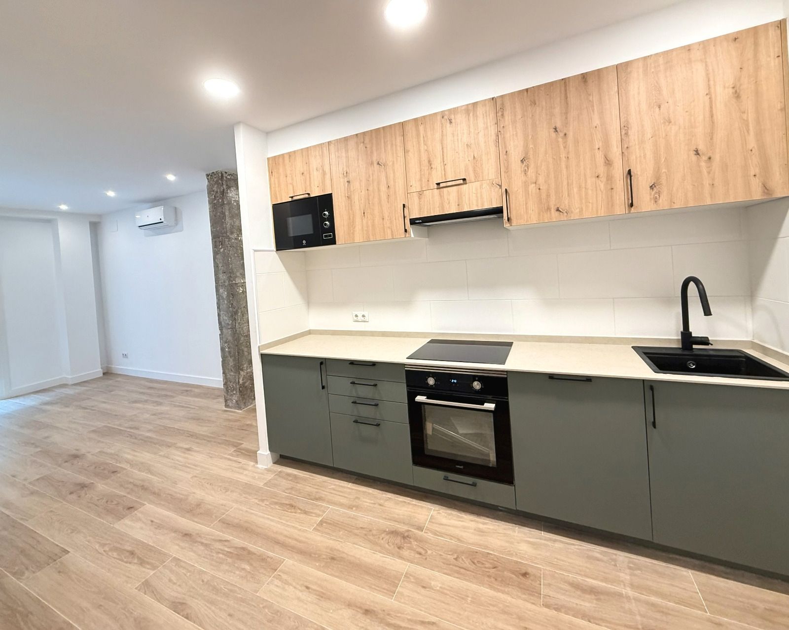 Cuina de Pis de lloguer en Alcobendas amb Aire condicionat, Calefacció i Forn