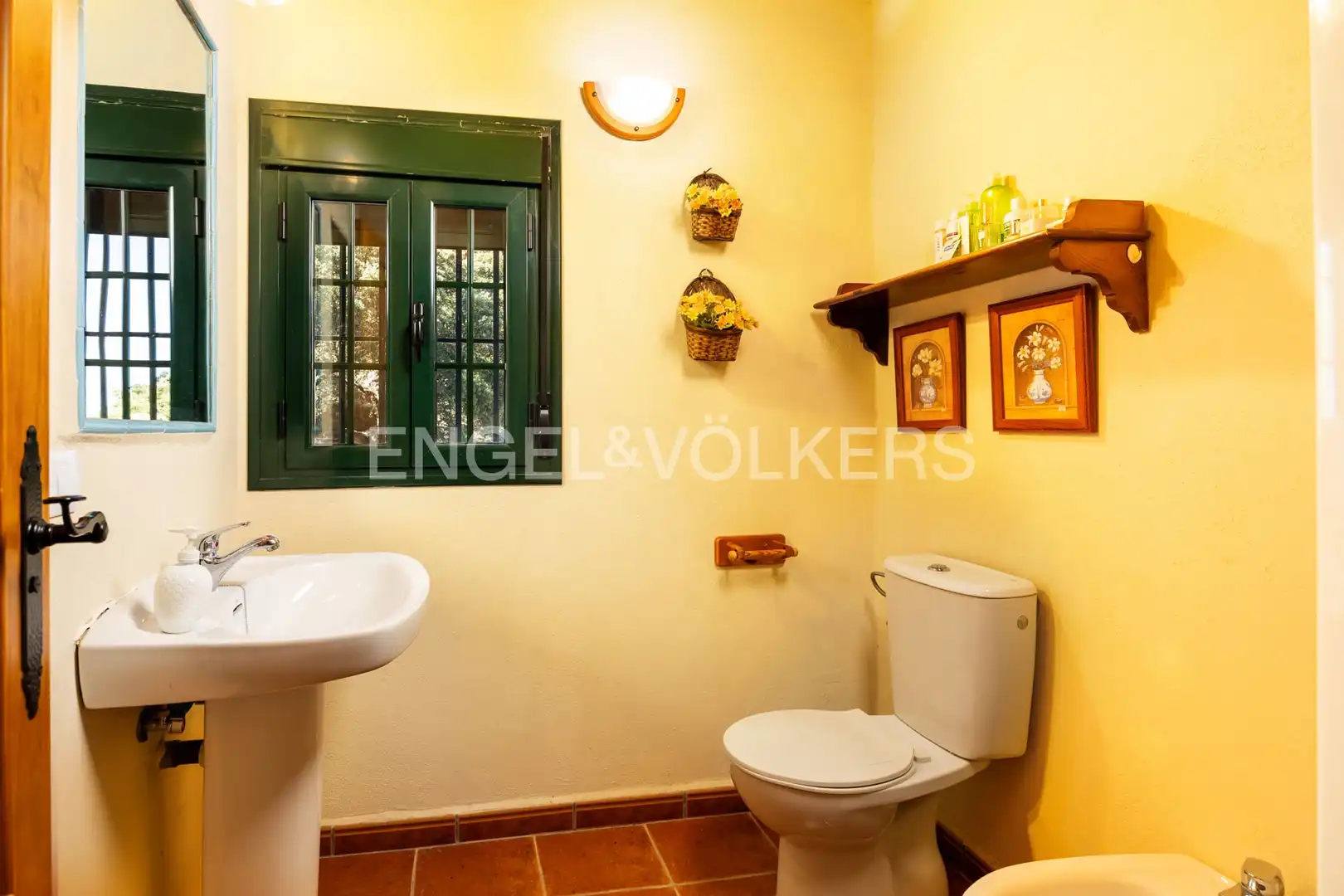 Bathroom of Country homes for sale in Grazalema  with Air Conditioner, Heating and Private garden