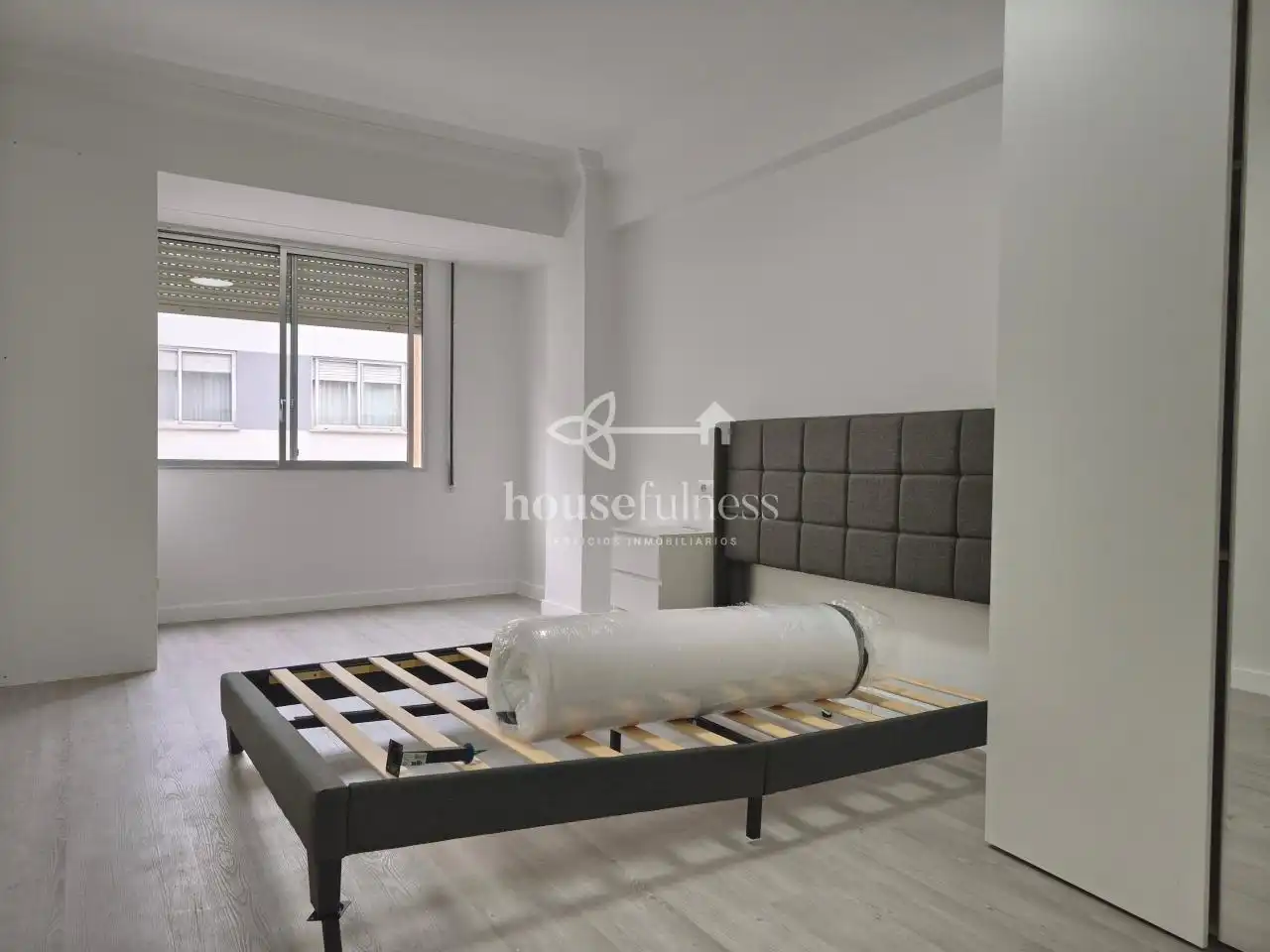 Schlafzimmer von Wohnung zum Verkauf in Ferrol mit Möbliert und Balkon