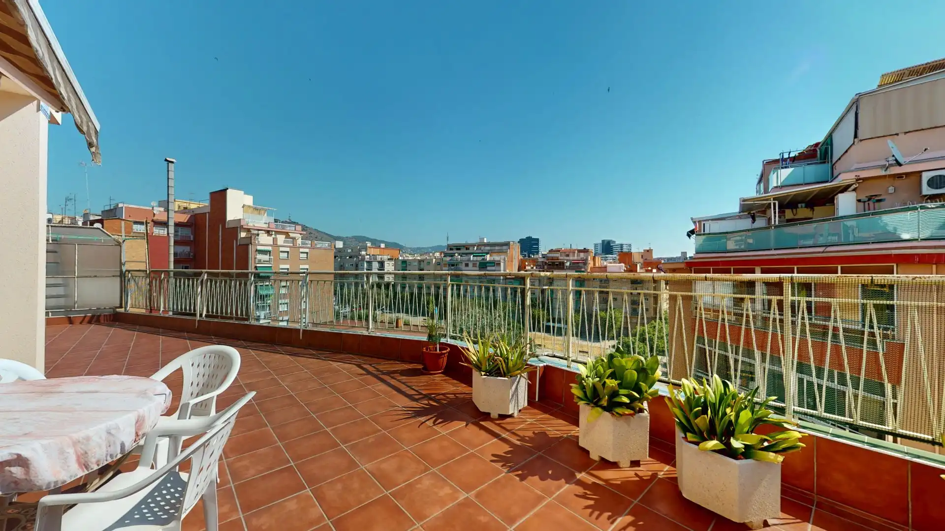 Terrassa de Àtic en venda en L'Hospitalet de Llobregat amb Aire condicionat, Terrassa i Traster