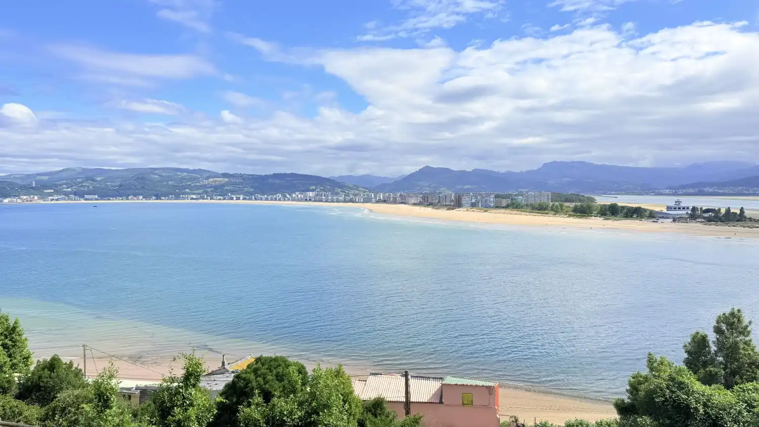 Vista exterior de Finca rústica en venda en Santoña