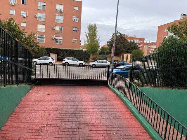 Garaje en Venta en Calle José Gabriel y Galán, 1 en Espartales