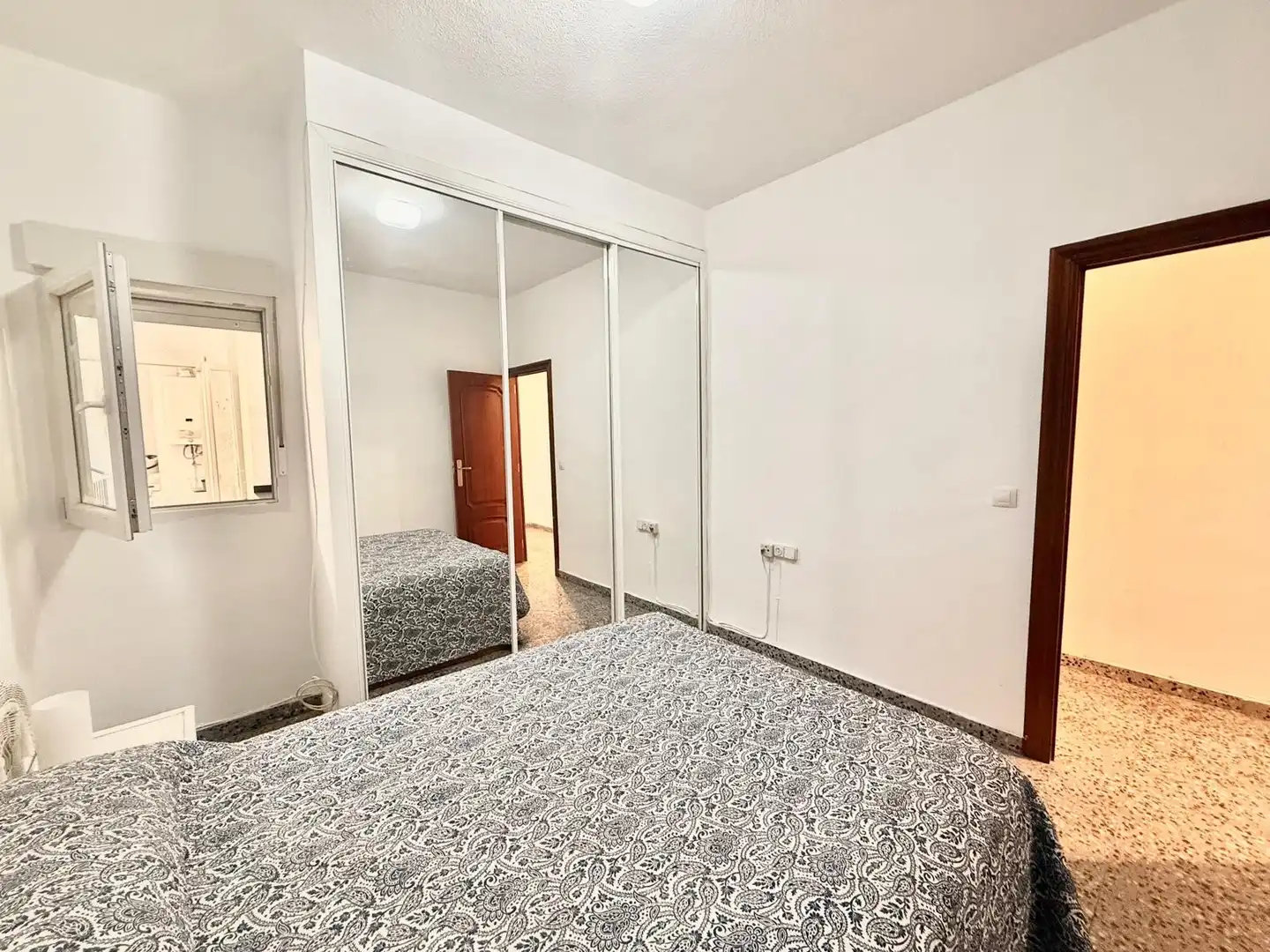 Dormitori de Apartament de lloguer en Alicante / Alacant amb Aire condicionat, Moblat i Balcó
