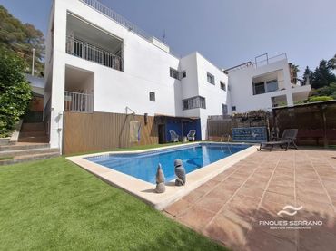Casa bifamiliare con piscina in vendita a Comte Gomez de Orbaneja