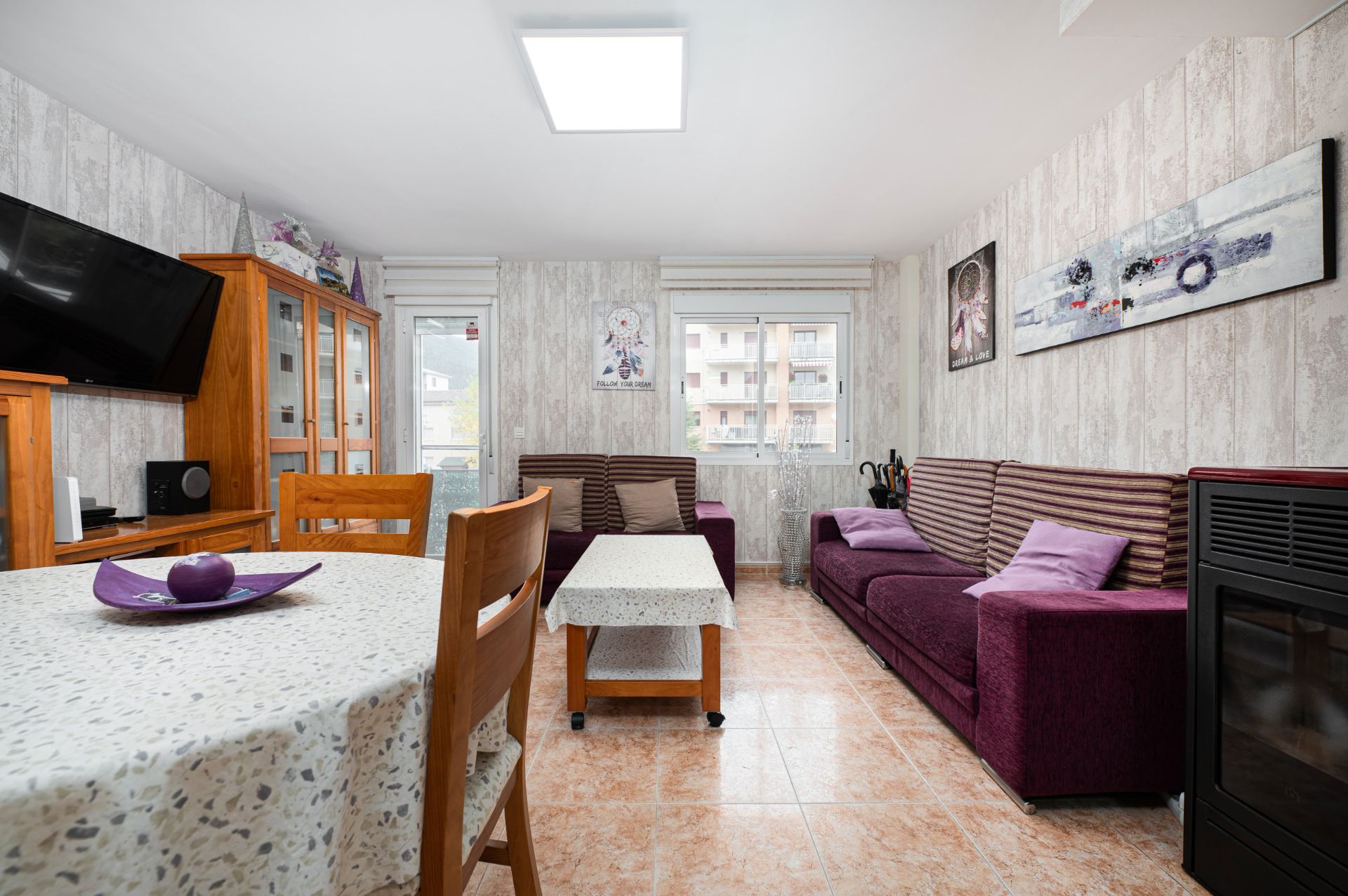 Sala d'estar de Casa adosada en venda en Sabiñánigo amb Calefacció, Terrassa i Traster