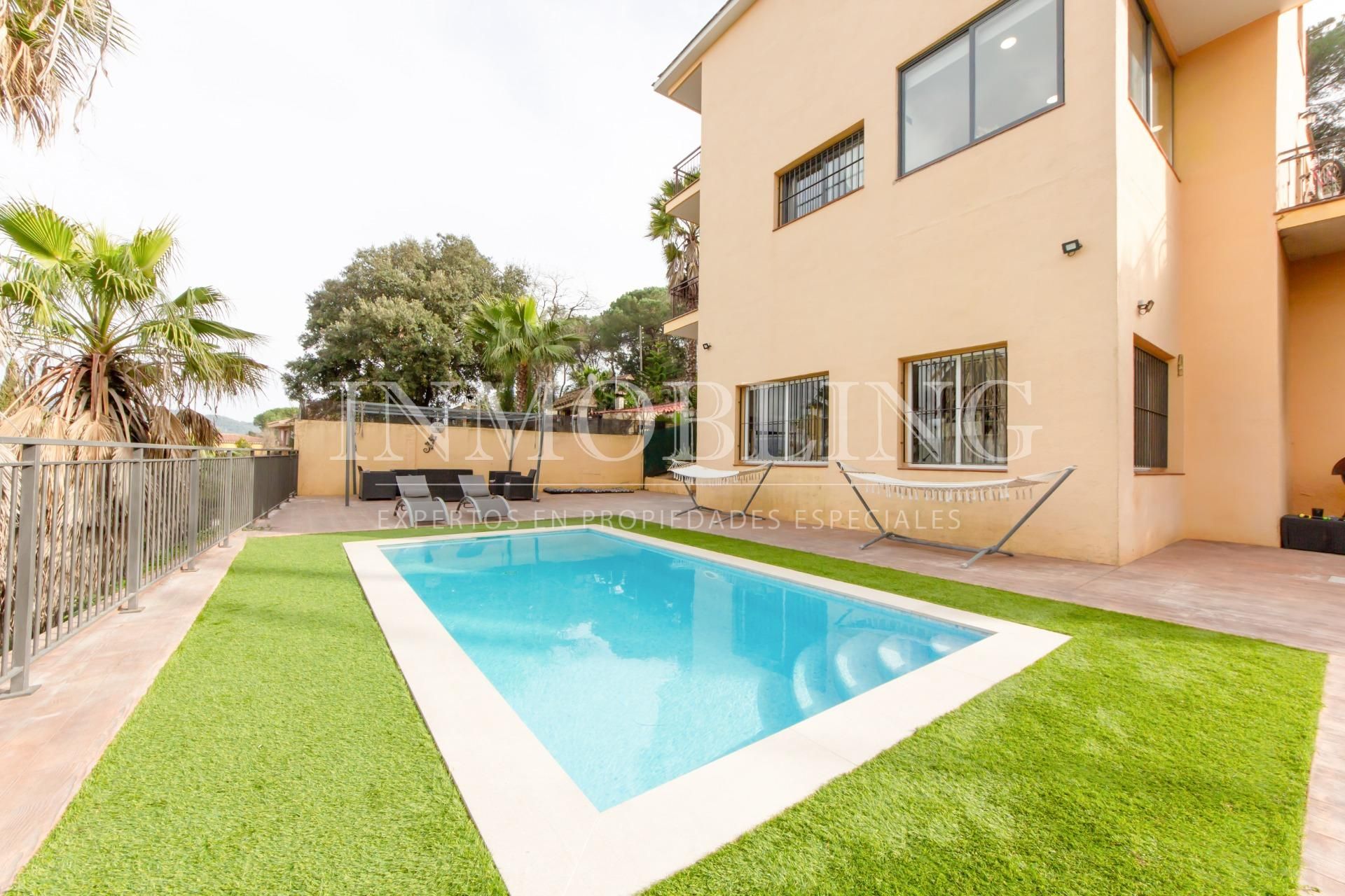 Swimming pool of Houses for sale in Argentona  with Air Conditioner, Heating and Private garden