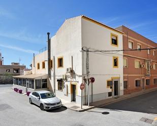 Vista exterior de Casa o xalet en venda en Motril amb Terrassa