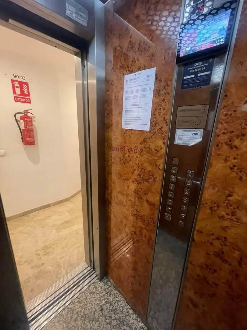Aparcament de Pis en venda en Alicante / Alacant amb Calefacció, Jardí privat i Balcó