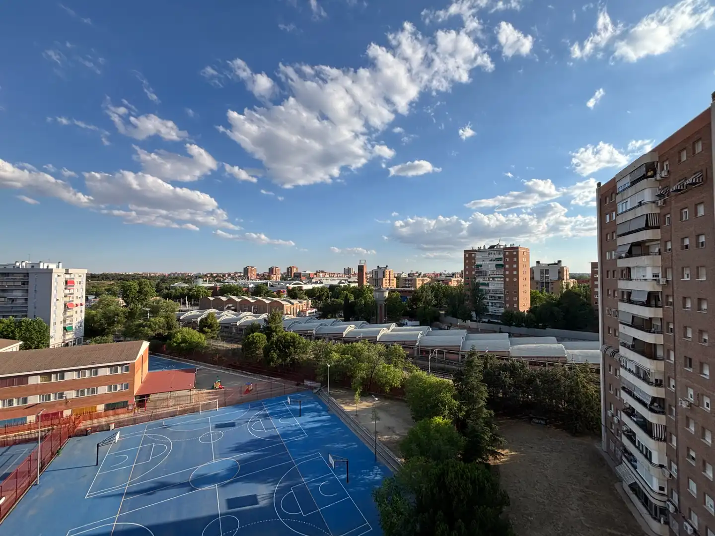 Außenansicht von Wohnung zum Verkauf in Madrid mit Heizung, Privatgarten und Terrasse