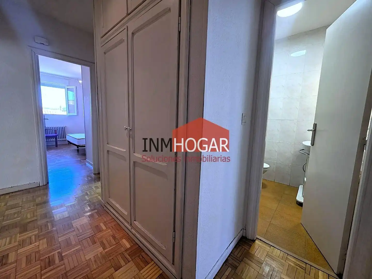 Piso en venta en Ávila con Calefacción, Parquet y Balcón