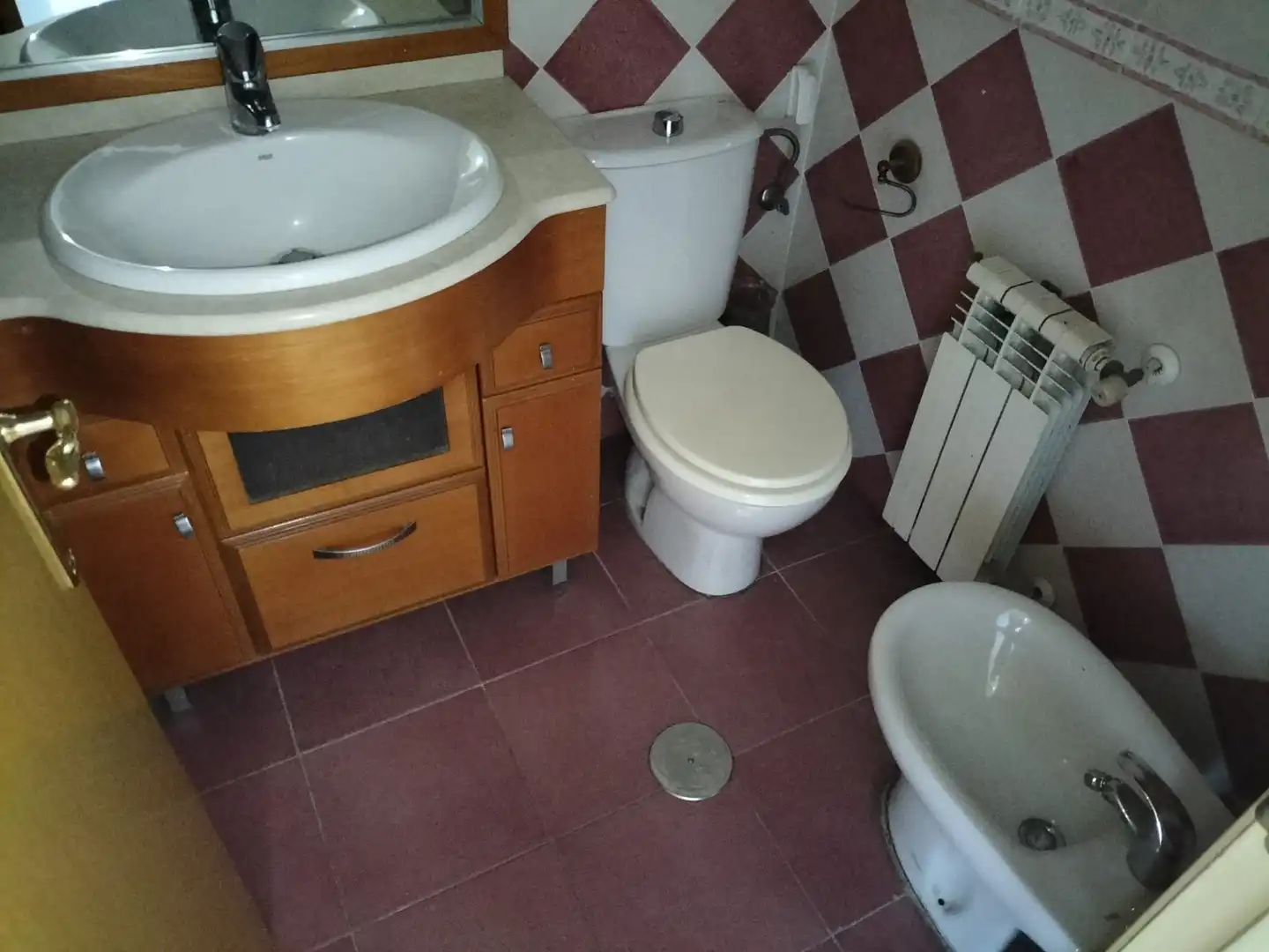 Baño de Piso en venta en Madrid con Jardín privado, Trastero y Alarma