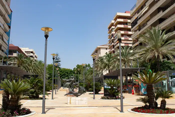 Außenansicht von Geschaftsraum zur Miete in Marbella mit Alarm