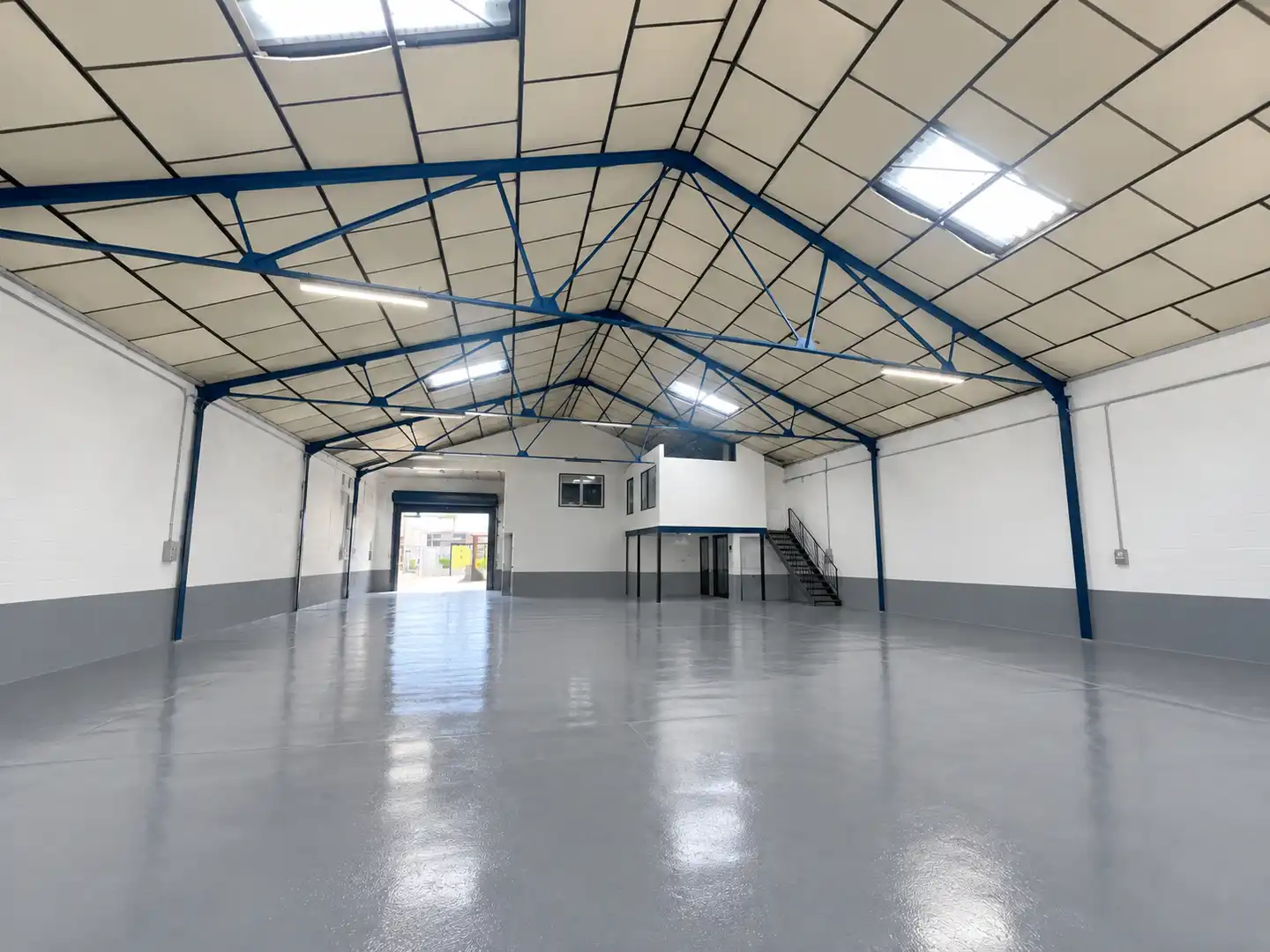 Fabrikhallen zum Verkauf in Zona Industrial
