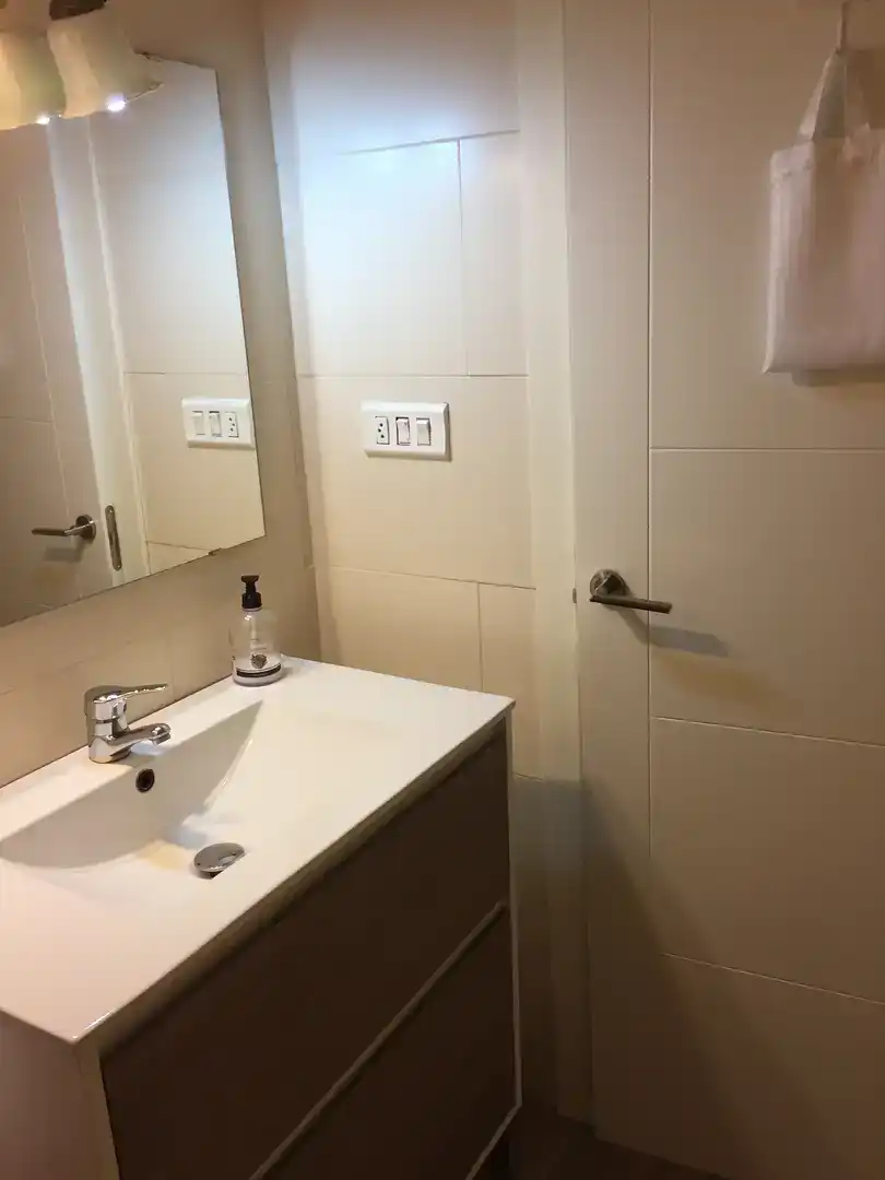 Bathroom of Study for rent in Vélez-Málaga  with Air Conditioner, Private garden and Parquet flooring