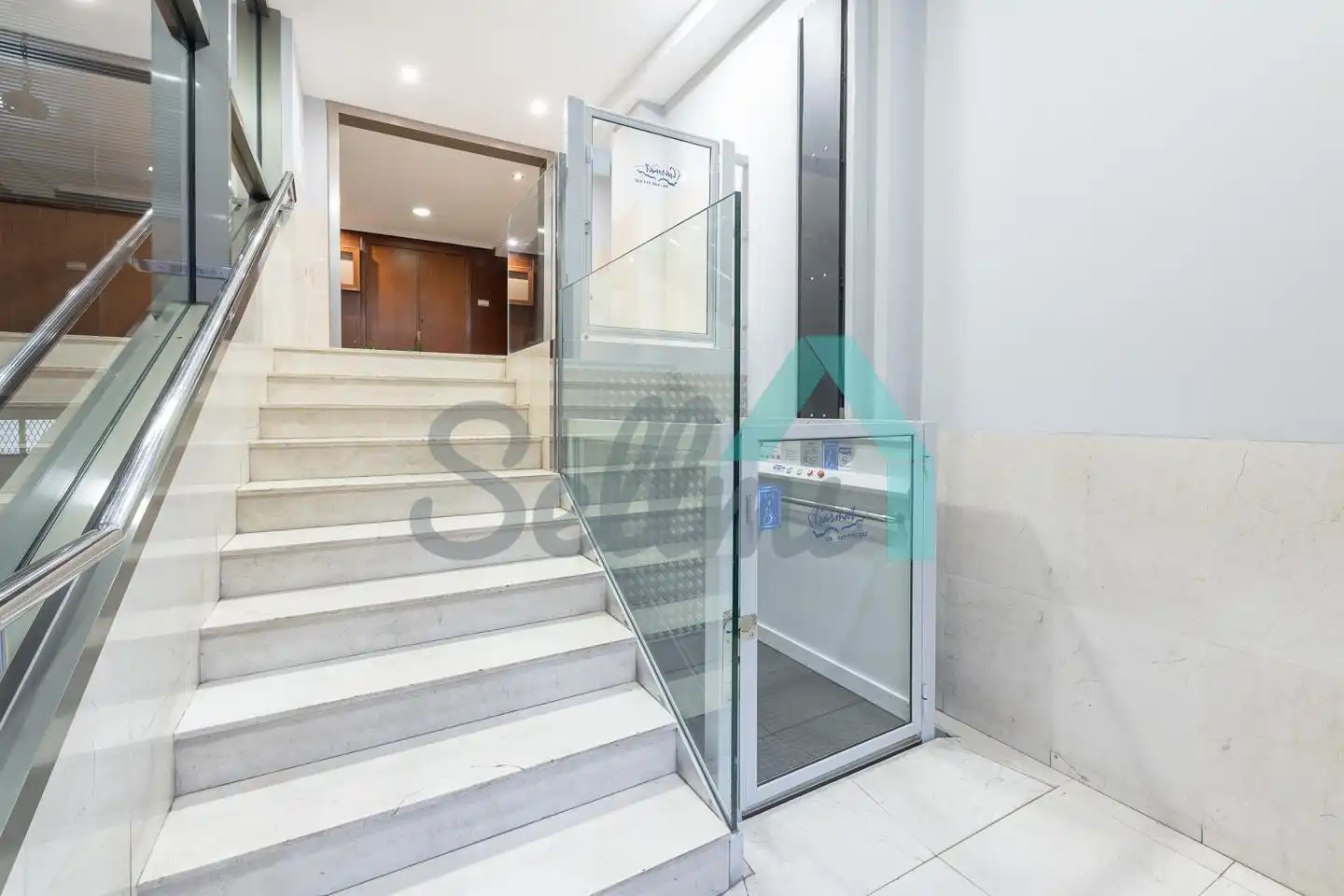 Piso en venta en Oviedo  con Calefacción, Parquet y Terraza