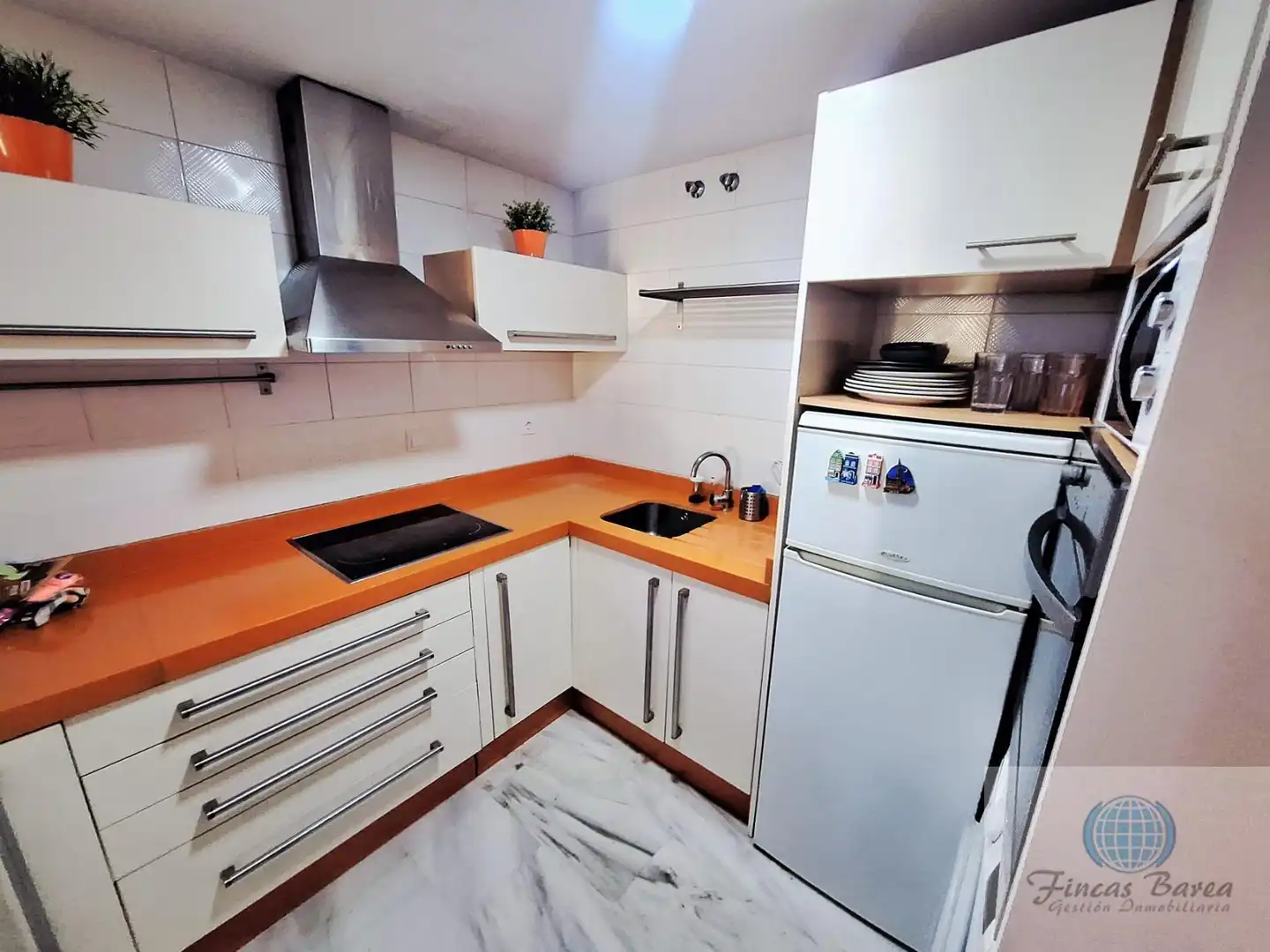 Küche von Wohnung zum Verkauf in Fuengirola mit Klimaanlage und Terrasse