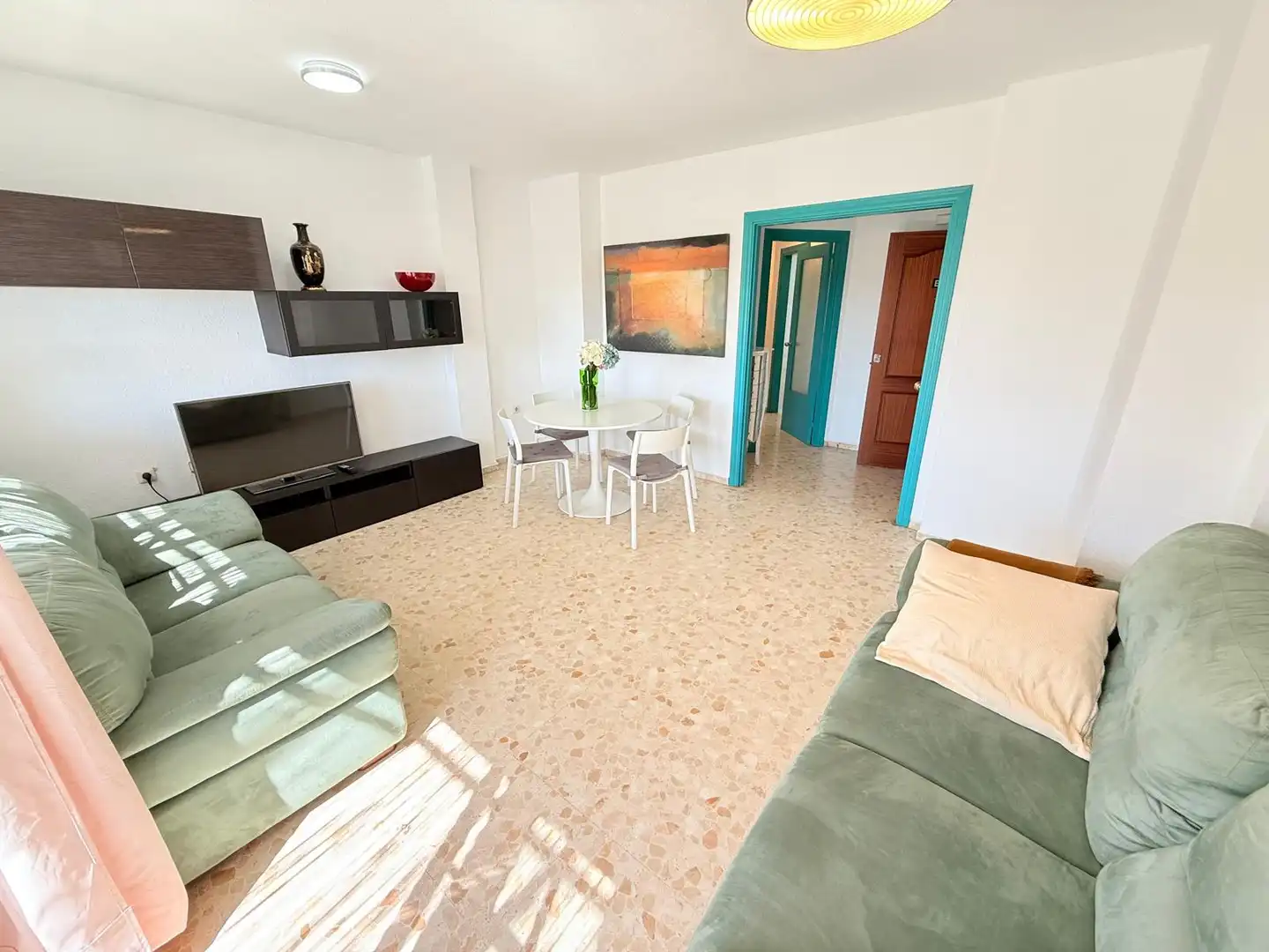 Sala de estar de Ático de alquiler en Rincón de la Victoria con Aire acondicionado, Terraza y Amueblado