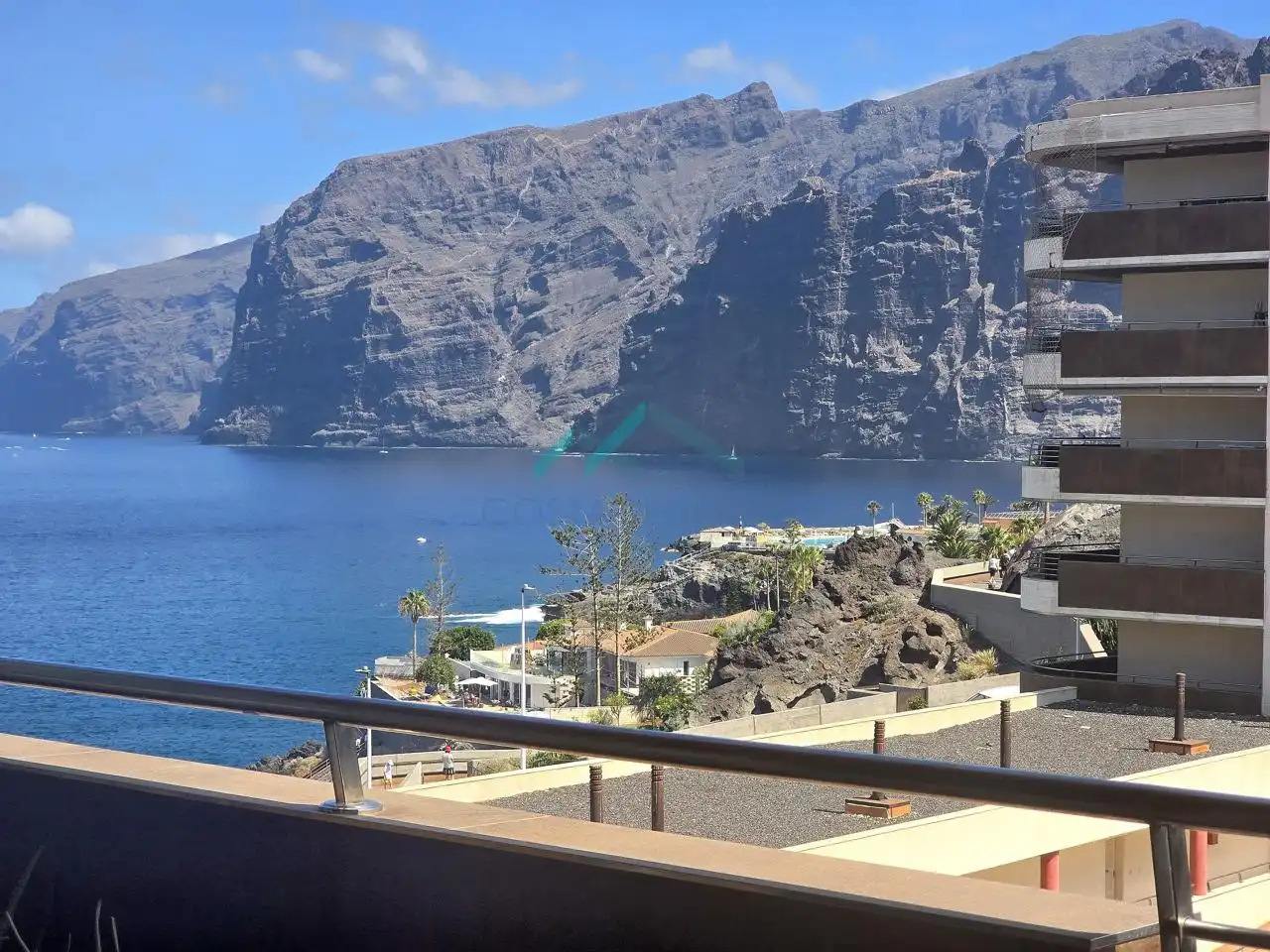 Vista exterior de Pis en venda en Santiago del Teide amb Terrassa, Piscina i Moblat