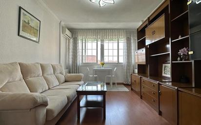 Living room of Flat for sale in  Madrid Capital  with Heating