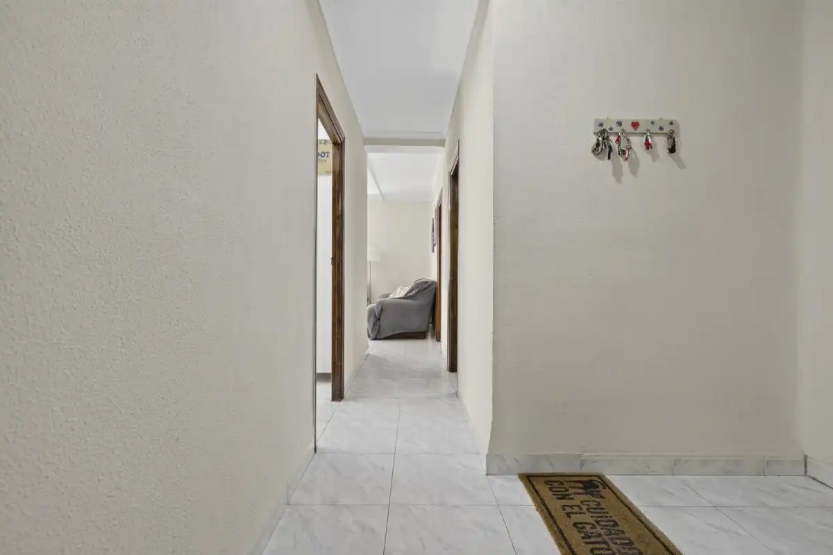 Wohnung zum Verkauf in San Juan de Aznalfarache mit Klimaanlage, Heizung und Terrasse