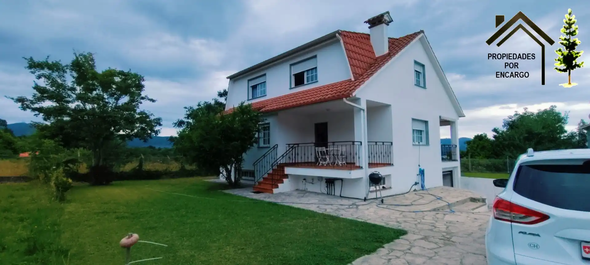 Vista exterior de Casa o xalet en venda en Moaña amb Calefacció, Jardí privat i Terrassa
