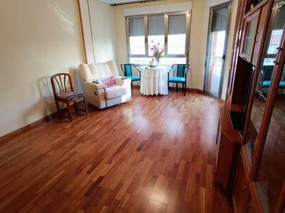 Living room of Flat for sale in  Albacete Capital  with Air Conditioner, Heating and Parquet flooring