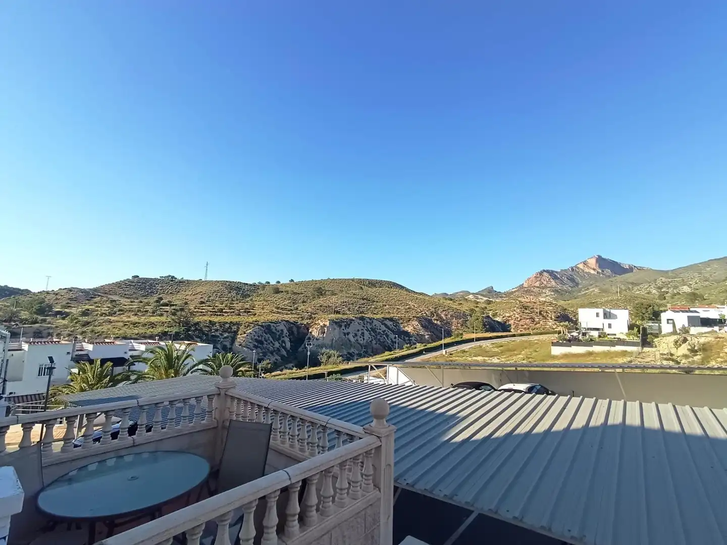 Terrasse von Einfamilien-Reihenhaus zum Verkauf in Petrer mit Klimaanlage, Heizung und Gemeinschaftspool