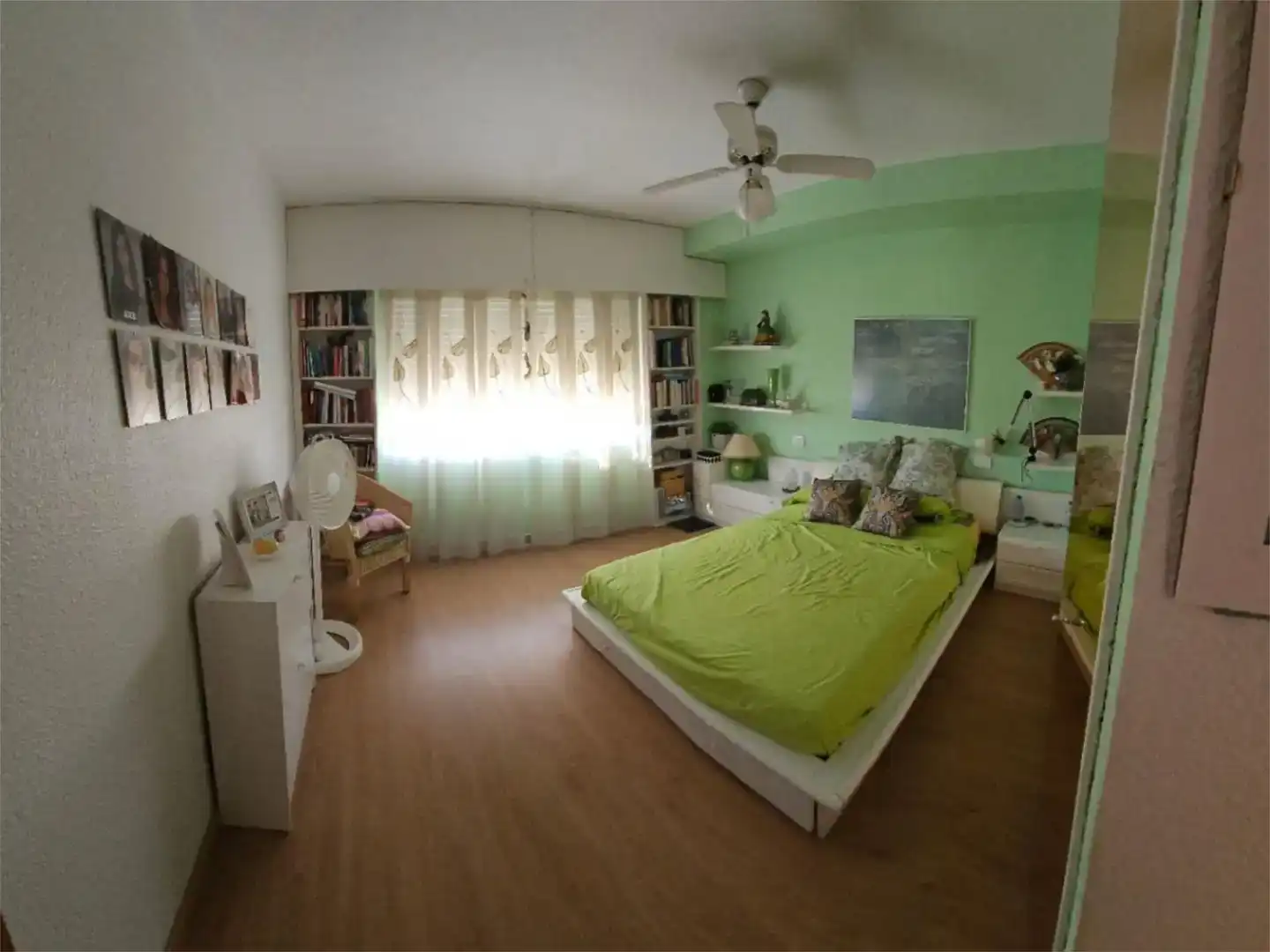 Schlafzimmer von Wohnung zum Verkauf in  Valencia Capital mit Klimaanlage und Balkon