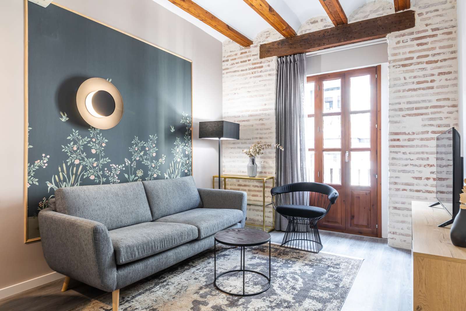 Living room of Study to share in  Valencia Capital  with Air Conditioner and Terrace