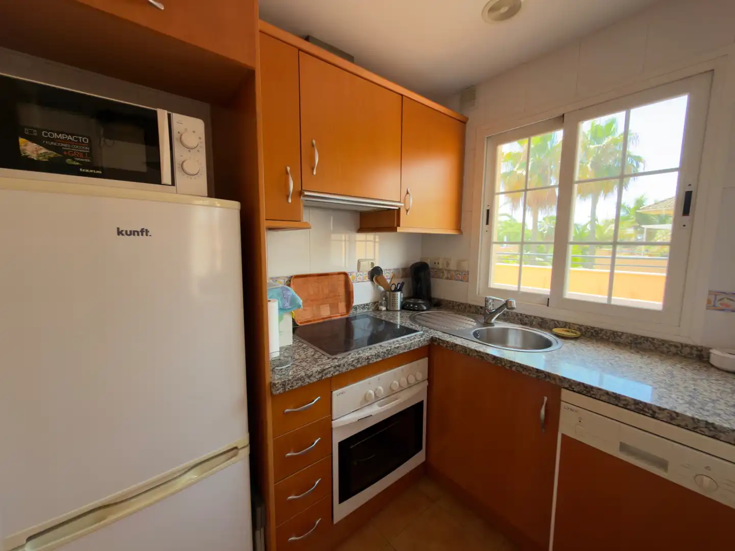 Cuina de Àtic en venda en Marbella amb Aire condicionat, Terrassa i Piscina comunitària