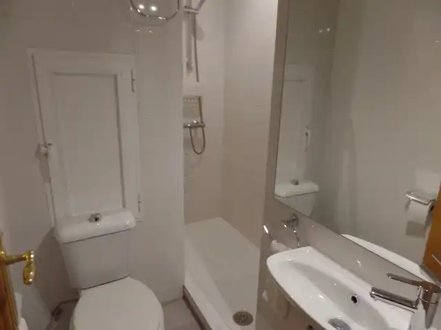 Badezimmer von Wohnung zur Miete in Madrid mit Heizung, Terrasse und Möbliert
