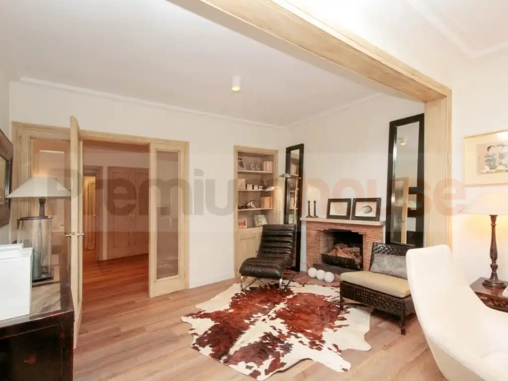 Flat with lift for sale in Calle Aribau
