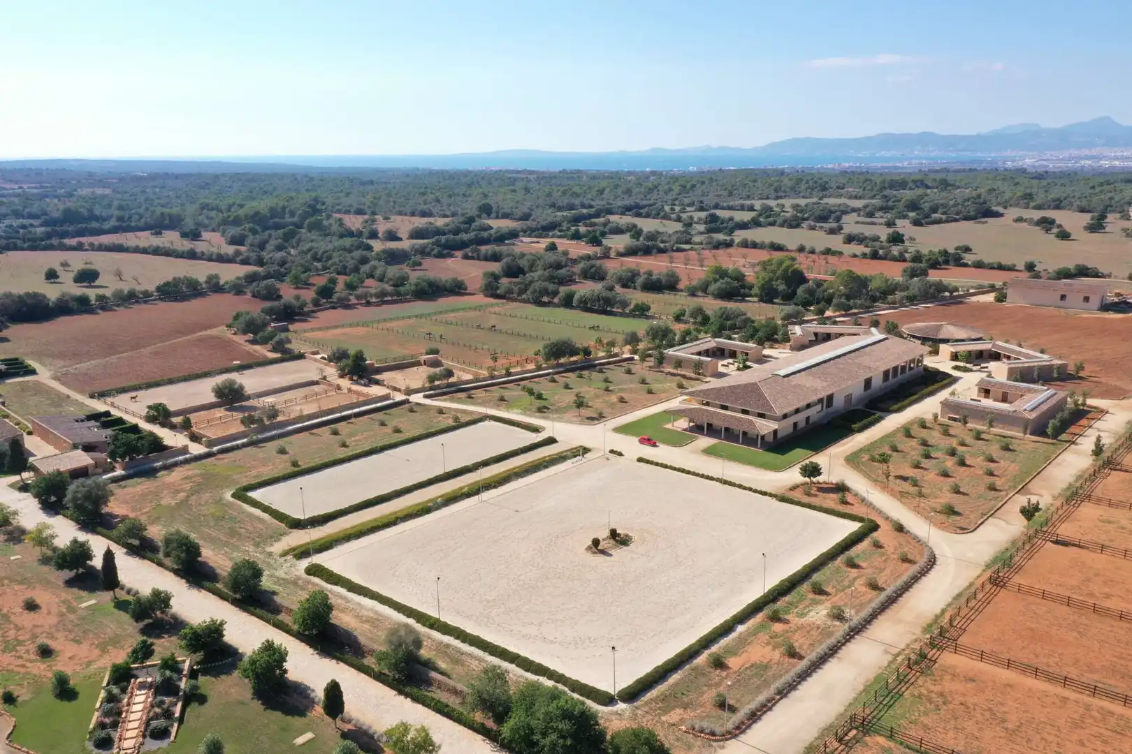 Vista exterior de Finca rústica en venta en Llucmajor con Aire acondicionado, Calefacción y Parquet
