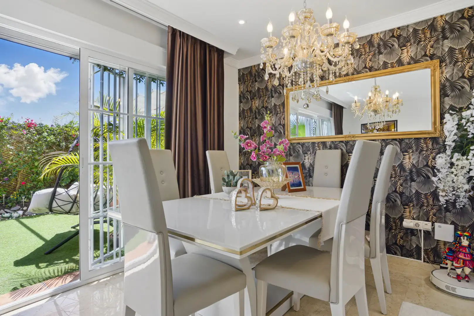 Detached homes for sale in Calahonda