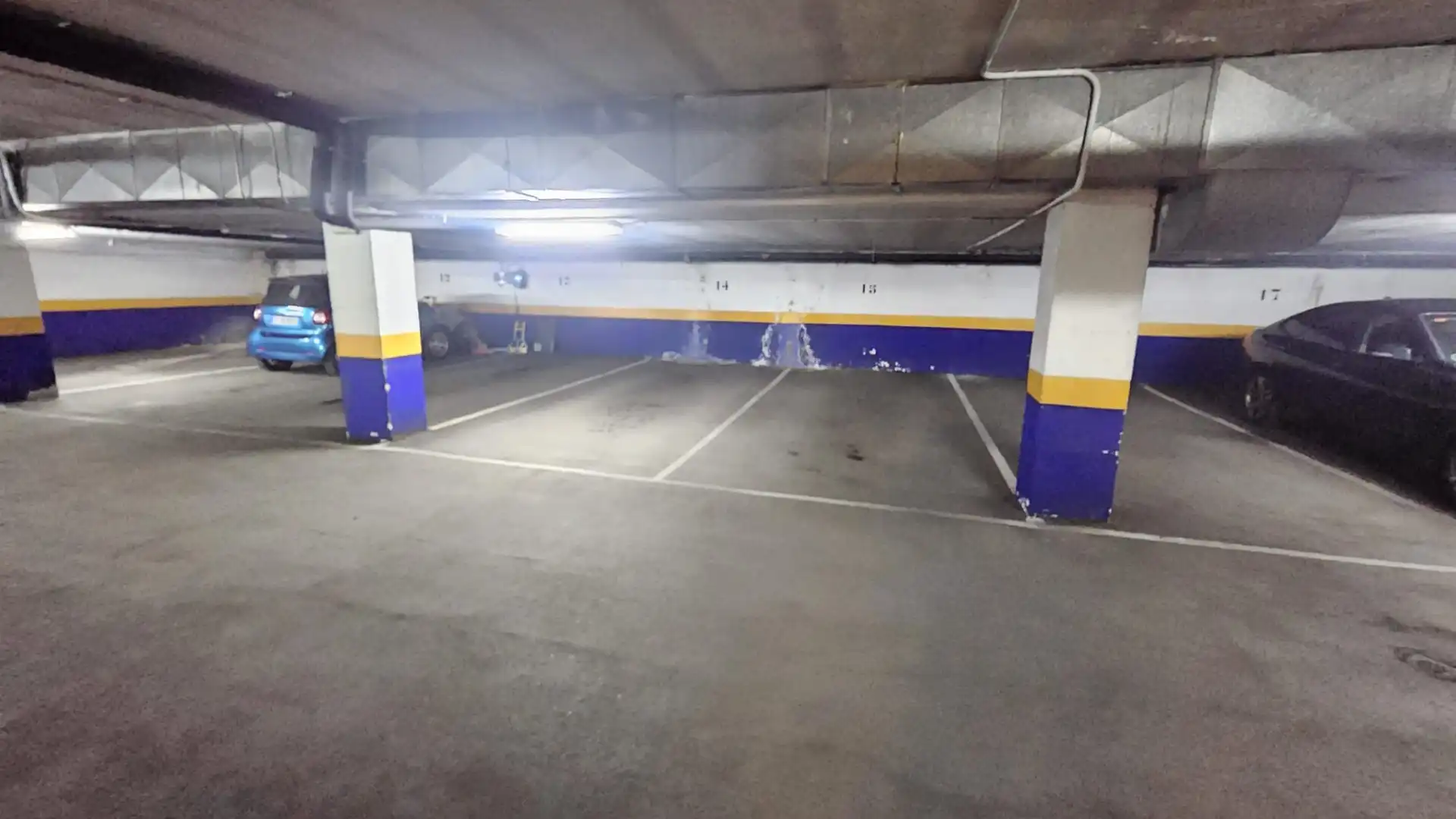 Parkplatz von Wohnung zum Verkauf in Madrid mit Klimaanlage, Heizung und Privatgarten